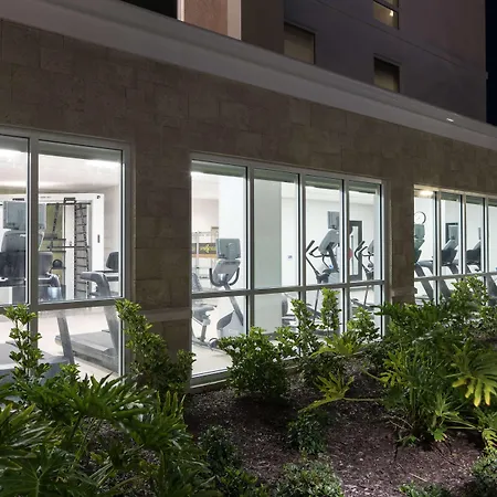 Hampton Inn & Suites Cape Canaveral Cruise Port, Fl-3